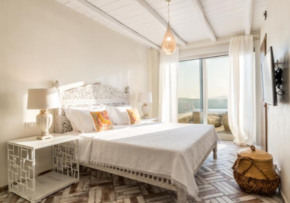 6 Bedroom Villa in Agios Ioannis