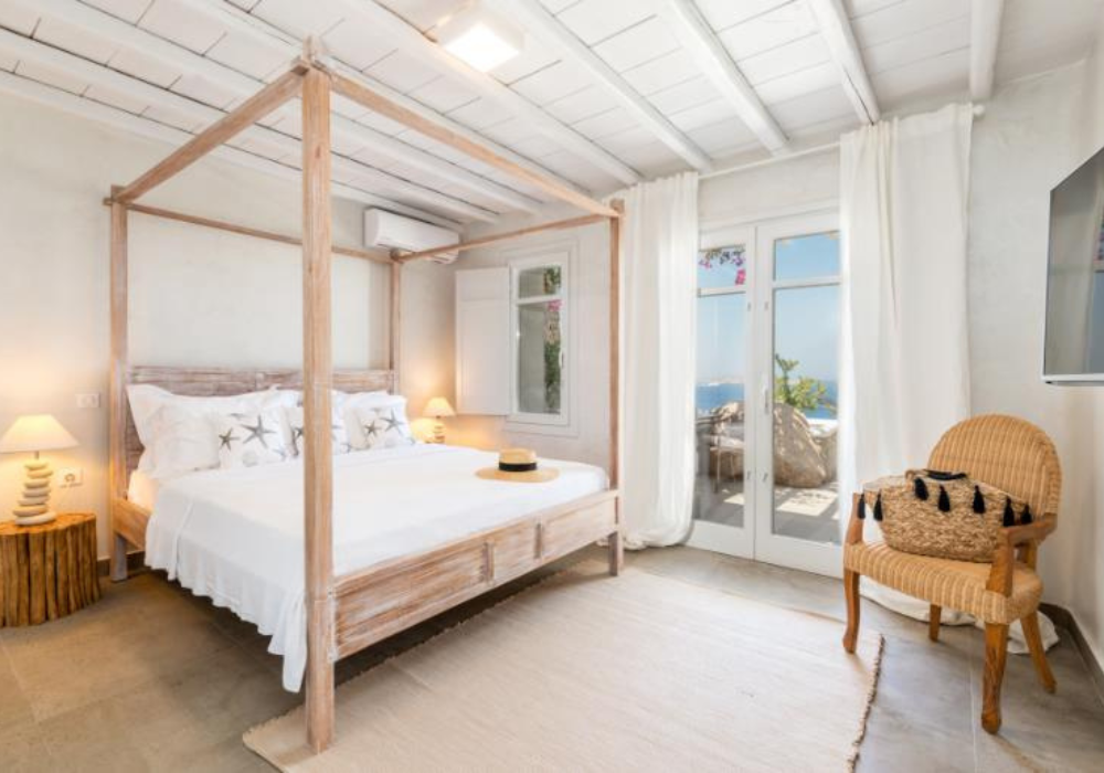 6 Bedroom Villa in Agios Ioannis