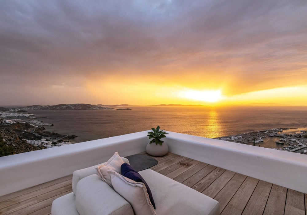 9 Bedroom Villa in Agia Sofia