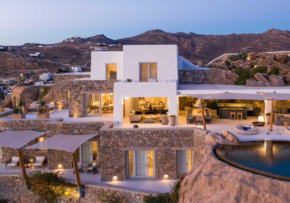 9 Bedroom Villa in Agia Sofia