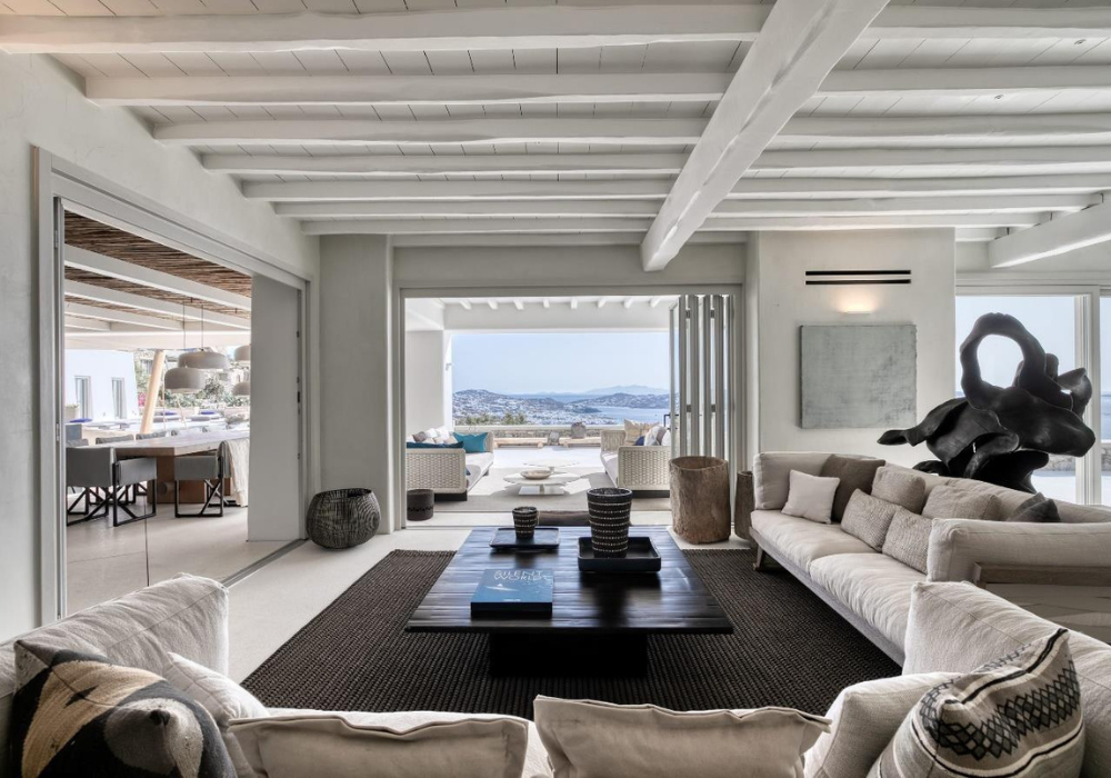 9 Bedroom Villa in Agia Sofia