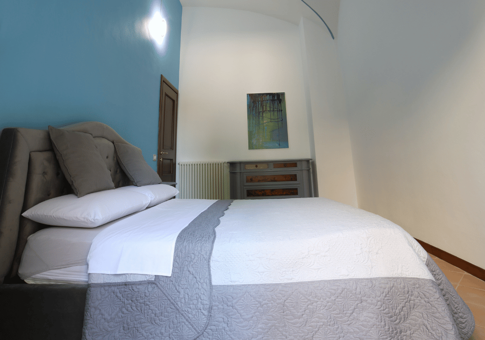 Alloro Apartment, Compolongo Castle