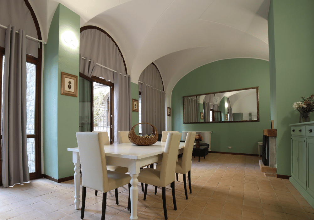 Alloro Apartment, Compolongo Castle