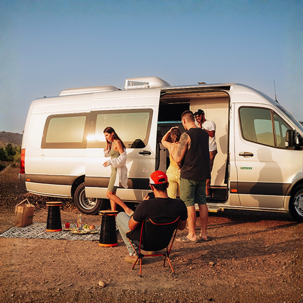 Camper Van: Ideal for Romantic & Family Getaways