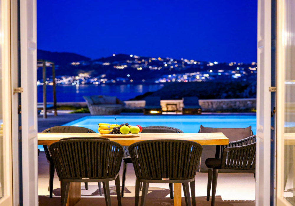 Luxurious 6 Bedroom With private Pool & Beach Access, Villa Majestic Ciel