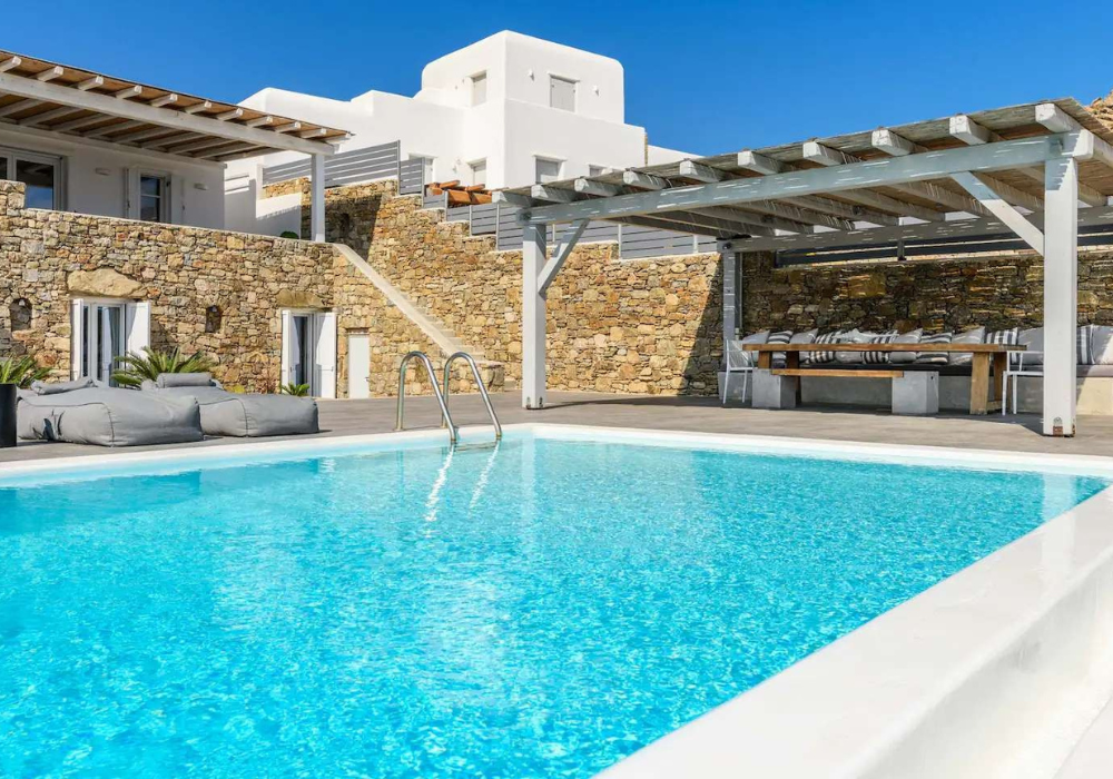 Villa Bonella, Luxury meets traditional style