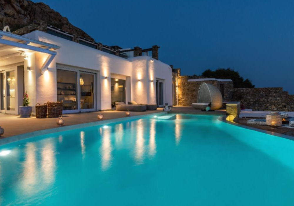 6 Bedroom Villa in Agios Ioannis