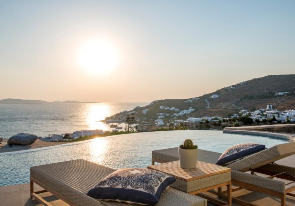 6 Bedroom Villa in Agios Ioannis