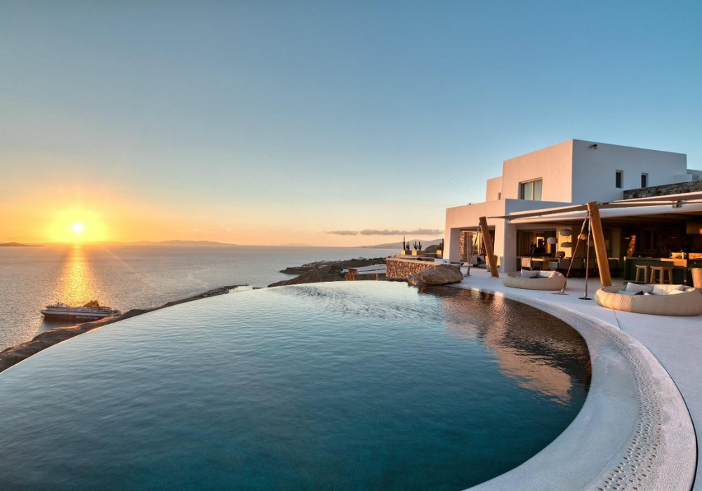 9 Bedroom Villa in Agia Sofia