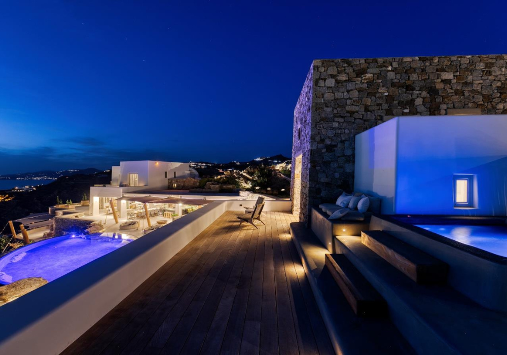 9 Bedroom Villa in Agia Sofia