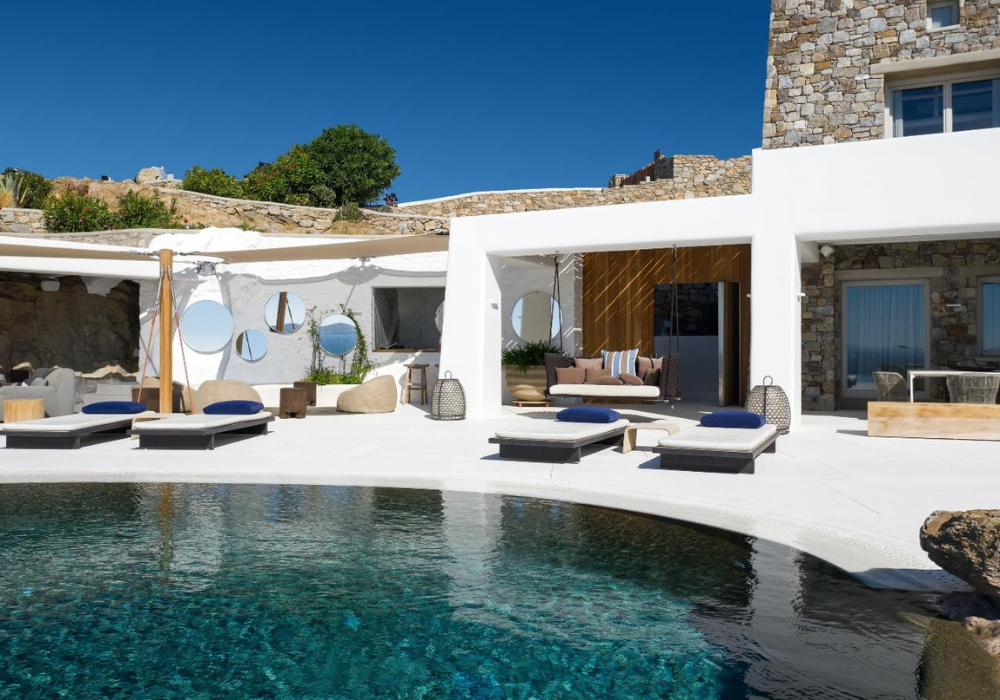 9 Bedroom Villa in Agia Sofia