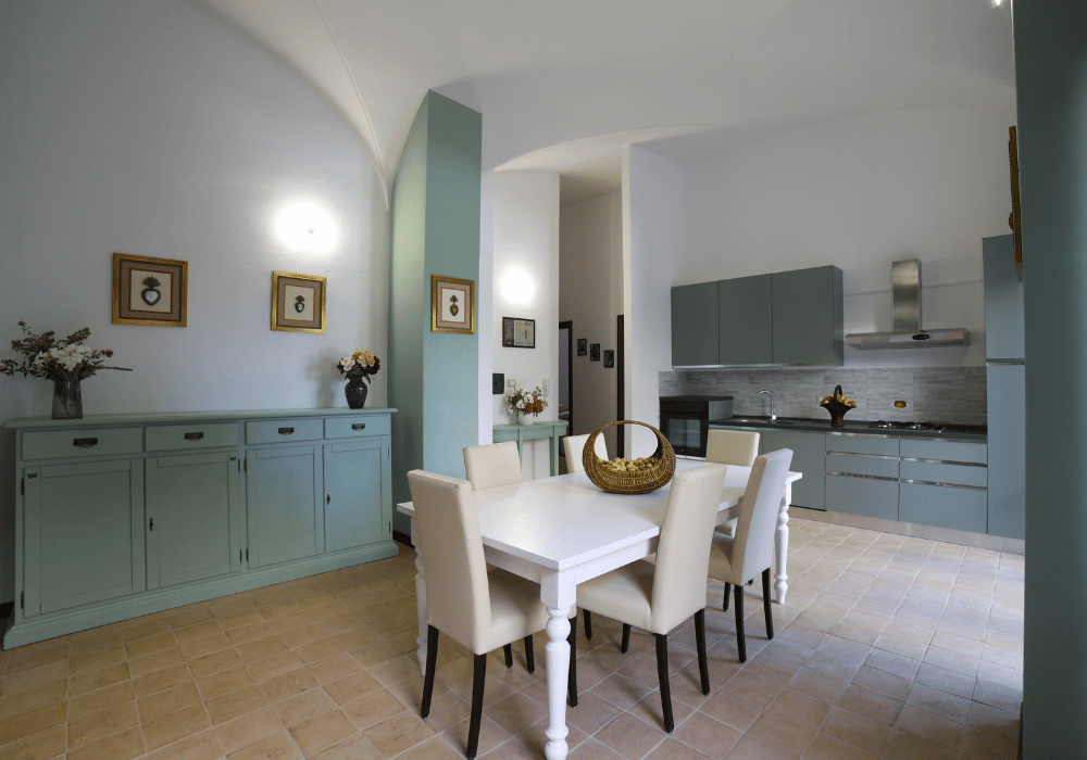 Alloro Apartment, Compolongo Castle