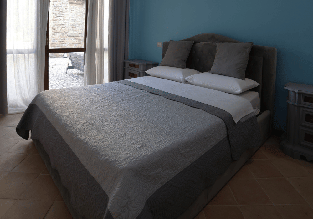 Alloro Apartment, Compolongo Castle
