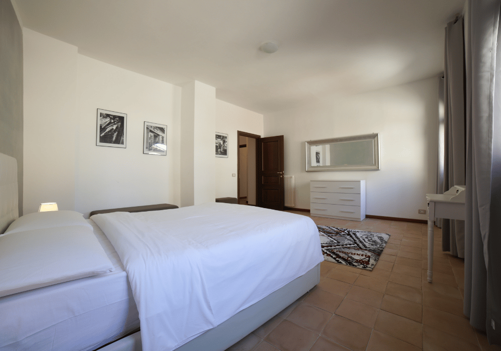 Begonia Apartment, Compolongo Castle