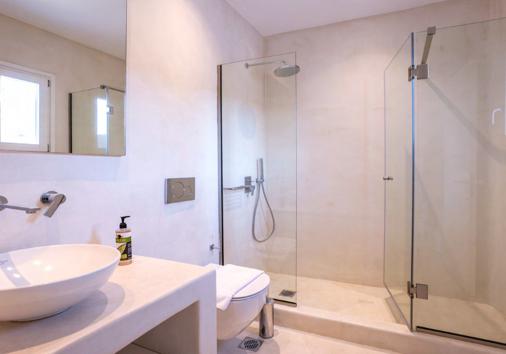 Luxurious 6 Bedroom With private Pool & Beach Access, Villa Majestic Ciel