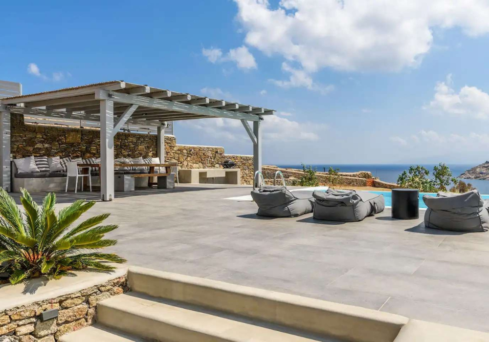 Villa Bonella, Luxury meets traditional style