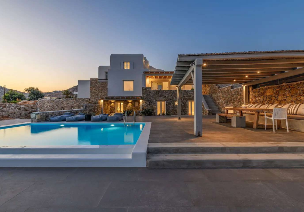 Villa Bonella, Luxury meets traditional style